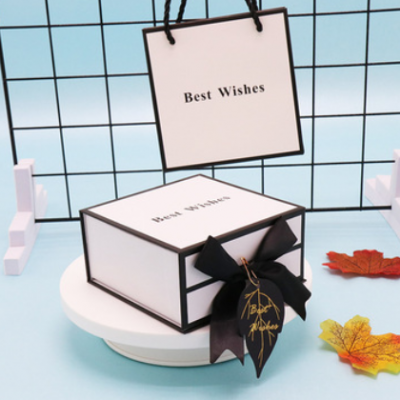 创意翻盖礼品盒口红化妆品白色包装盒正方形礼盒生日礼物盒子现货